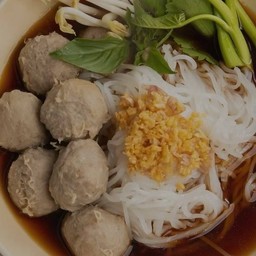 ก๋วยเตี๋ยวลูกชิ้นเนื้อ
