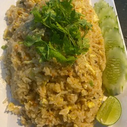 ข้าวผัดหมูจานใหญ่