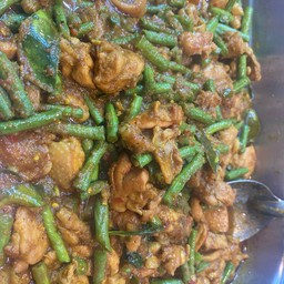 ผัดเผ็ดไก่กับมะเขือเปราะ (ถุงธรรมดา)