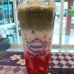 มัทฉะสตรอเบอร์รี่ลาเต้