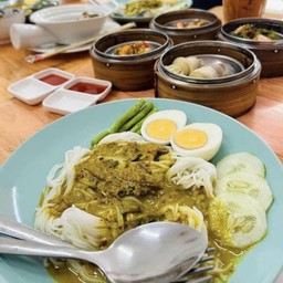 ขนมจีนน้ำยาปักษ์ใต้(พร้อมไข่ต้ม)