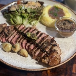 ST03 สเต็กเนื้อสันนอก โคขุนไทย 250 กรัม Grilled Sirloin Steak