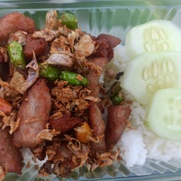 ข้าวหมูทอดกระเทียมพริกไทย