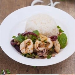 ข้าวลาบปลาหมึก