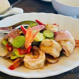 ผัดสะตอกะปิกุ้ง