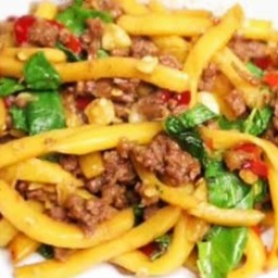 ข้าวกะเพราหมูสับหน่อไม้