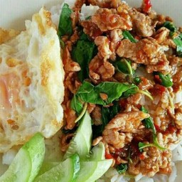 ข้าวกะเพราหมูชิ้น