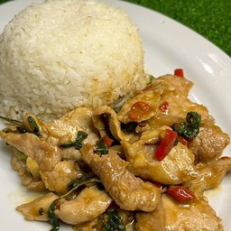 กะเพราหมูหมัก