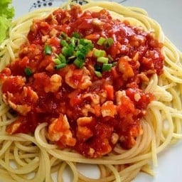 สปาเก็ตตี้ผัดซอสมะเขือเทศ