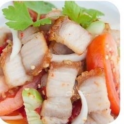 ยำหมูกรอบ