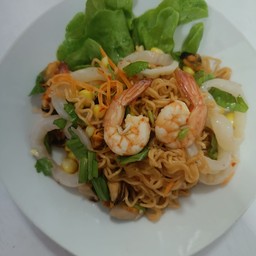 ยำม่าม่าทะเลรวม