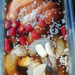 แซลมอนและกุ้งดองซีอิ๋ว