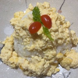 ข้าวไข่ข้น Creamy Omelet with Rice
