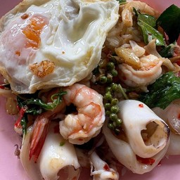 ผัดฉ่าทะเลราดข้าว