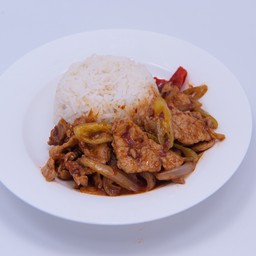 ข้าวหมูผัดพริกหยวก