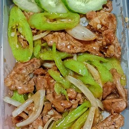 ข้าวผัดพริกหยวก