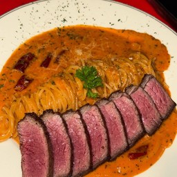 สปาเก็ตตี้ Beef Rose