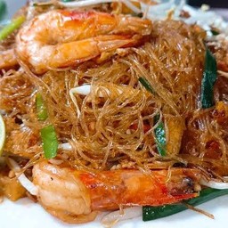 ผัดไทยวุ้นเส้นกุ้งสด