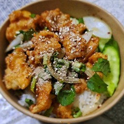 ข้าวยำไก่เเซ่บ