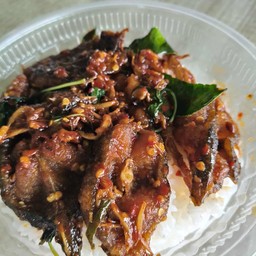 พริกแกงปลาดุกทอดกรอบ