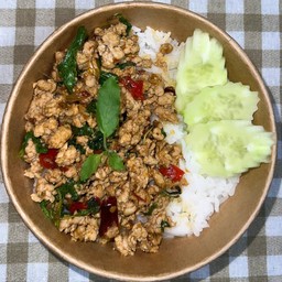 ข้าวกะเพราหมูสับล้วนพริกแห้ง