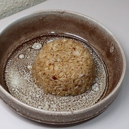 ข้าวผัดซอสกะปิคาราเมล