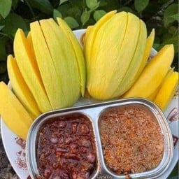 มะม่วงแก้วขมิ้นพร้อมทาน