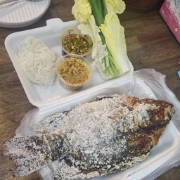 น้องณดา เมี่ยงปลาเผา ยำลูกชิ้น ข้าวยำไก่แซบ