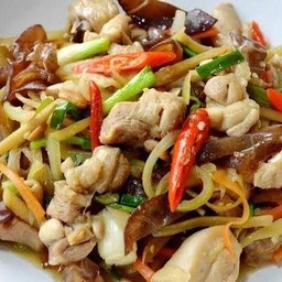 ไก่ผัดขิง