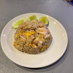 ข้าวผัดหมึก