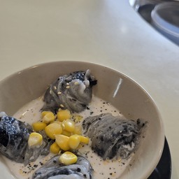 ปากหม้องาดำกะทิ