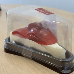 สตอเบอรี่ชีสพาย