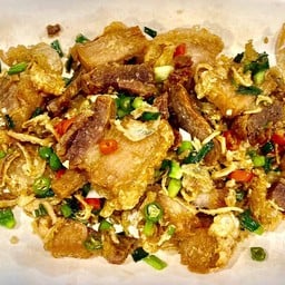 หมูกรอบคั่วพริกเกลือ