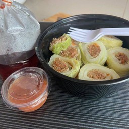 สุกี้โรลหมู3ชิ้น+ซุปน้ำดำ+น้ำจิ้มสุกี้