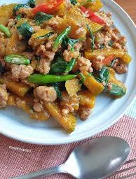 ข้าวแกงครัวบ้านแซ่บกลางซอย -