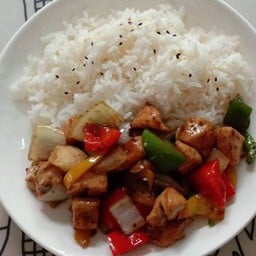 ข้าวไก่ผัดพริกไทยดำ