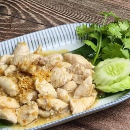 ไก่กระเทียม