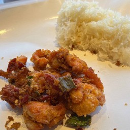 ข้าวเหนียวไก่ทอดพริก