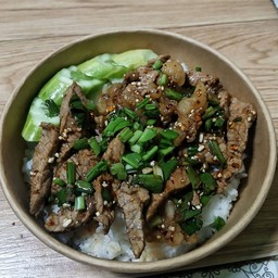 ข้าวเนื้อคั่วสามรส