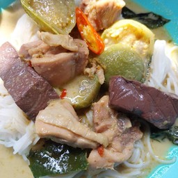 ขนมจีนแกงเขียวหวานไก่