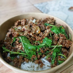 ข้าวกะเพราเนื้อสับ