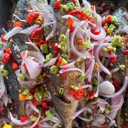 ปลาทูทอด ทรงเครื่อง (ปลาทูยำ)