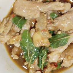 ข้าวหมูผัดกะเพรา