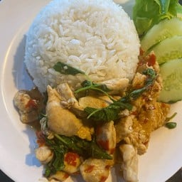 ข้าวกะเพราไก่