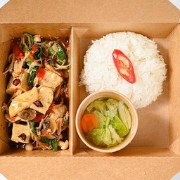 Spicy stir fried Tempeh with Basil with rice