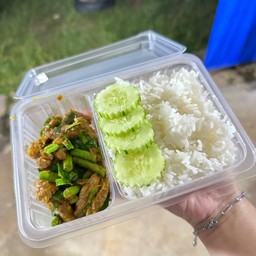 ข้าวราดเครื่องแกง