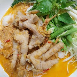 ขนมจีนน้ำยาผสมป่า+กะทิตีนไก่