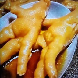 ก๋วยเตี๋ยวขาไก่ตุ๋น