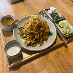 ข้าวซอยผัดแห้ง - อกไก่