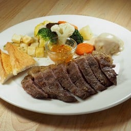 สเต็กเนื้อ พิคานย่า ( โคขุนพริกไทยดำ )